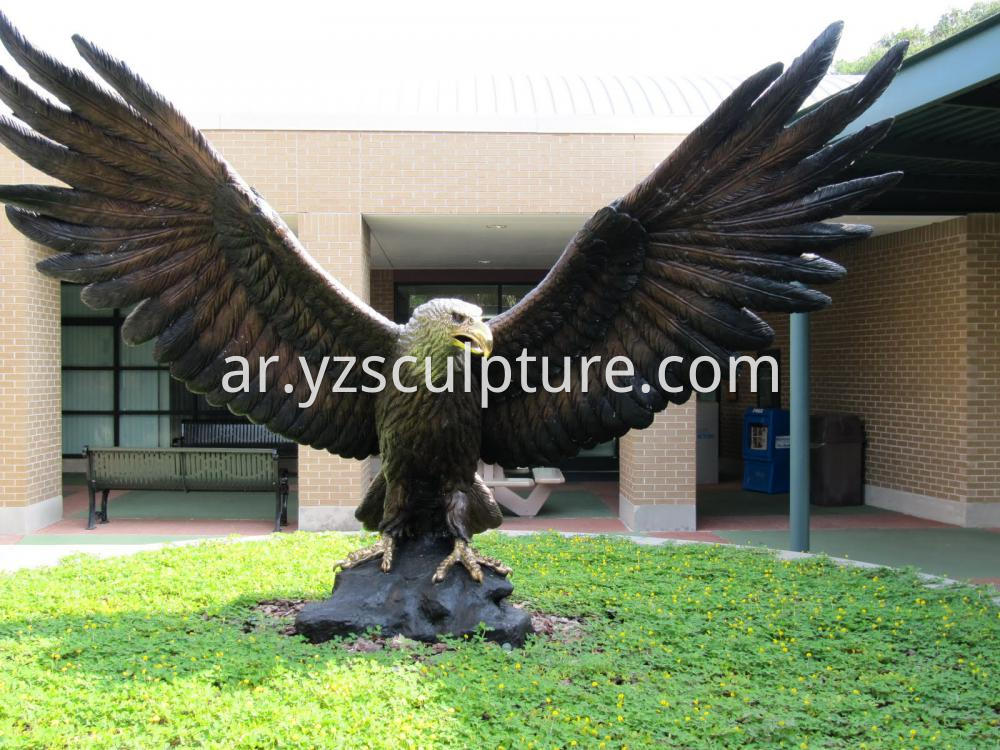 Garden Decorative Bronze Eagle Sculpture For Sale 